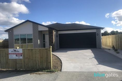 Photo of property in 2 Castlepoint Avenue, Takanini, 2110