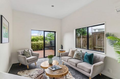 Photo of property in 1/62 Simmental Crescent, Somerville, Auckland, 2014
