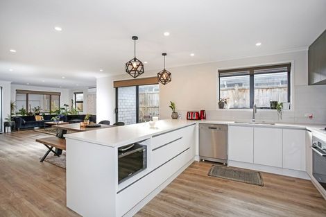 Photo of property in 15 Lusitano Drive, Karaka, Papakura, 2113