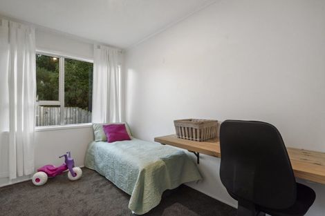 Photo of property in 10 Gurnard Road, Stillwater, Silverdale, 0993