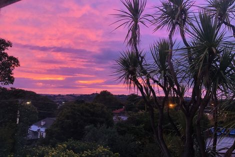 Photo of property in 35 Great North Road, Saint Johns Hill, Whanganui, 4501