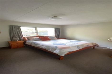 Photo of property in 2/17 Cresta Avenue, Beach Haven, Auckland, 0626