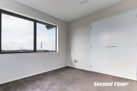 Photo of property in 1 Peony Mews, Oteha, Auckland, 0632