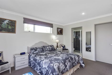 Photo of property in 16 Haden Place, Omokoroa, 3114