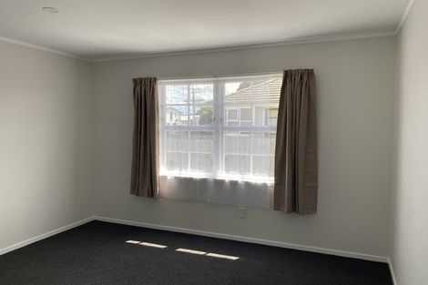 Photo of property in 12 Edwards Avenue, Henderson, Auckland, 0610