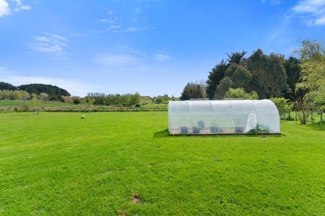 Photo of property in 40 Kristin Place, Manakau, Levin, 5573