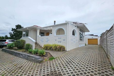 Photo of property in 15 Pixie Place, Pakuranga Heights, Auckland, 2010