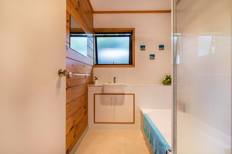 Photo of property in 143 Woodlands Park Road, Titirangi, Auckland, 0604