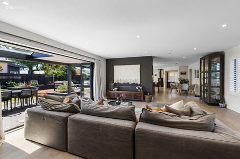 Photo of property in 8 Cunneen Place, Aidanfield, Christchurch, 8025