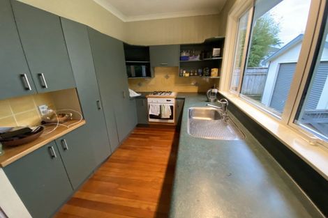 Photo of property in 27 Pahiatua Street, Hokowhitu, Palmerston North, 4410