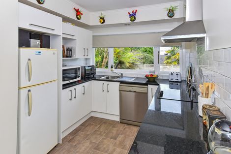 Photo of property in 5a Scotts Road, Manurewa East, Auckland, 2102