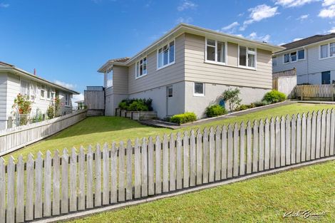 Photo of property in 11 Penguin Grove, Waitangirua, Porirua, 5024