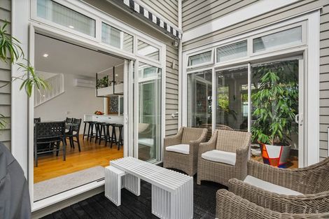 Photo of property in 15 Landmark Terrace, Orewa, 0931