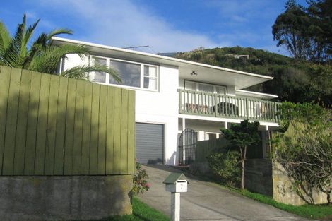 Photo of property in 7 Bishops Glen, Tawa, Wellington, 5028