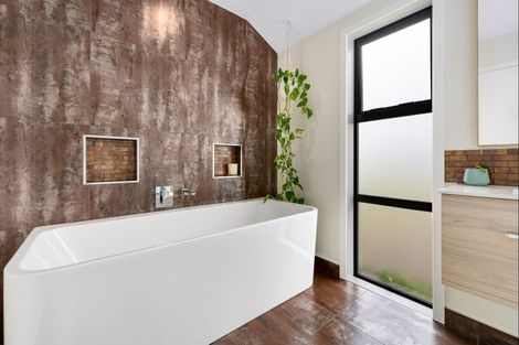 Photo of property in 19 Carex Grove, Foxton Beach, Foxton, 4815