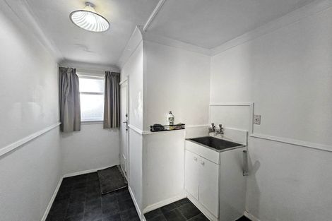 Photo of property in 16 Wood Street, Takaro, Palmerston North, 4410