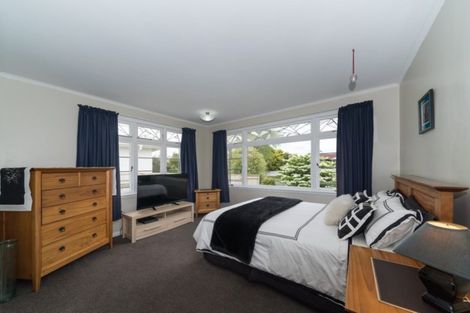 Photo of property in 31 Winston Avenue, Hokowhitu, Palmerston North, 4410