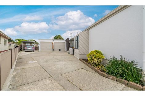 Photo of property in 70 Hunter Street, Edendale, 9825