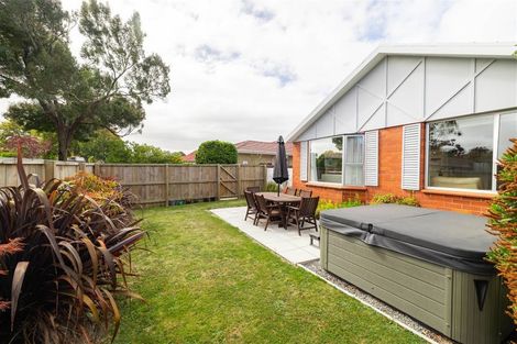 Photo of property in 4 Karnak Crescent, Russley, Christchurch, 8042