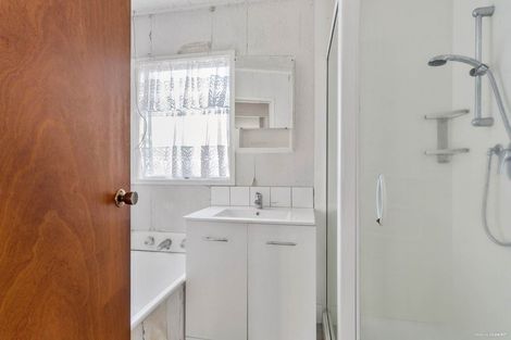 Photo of property in 8 Devonshire Road, Unsworth Heights, Auckland, 0632