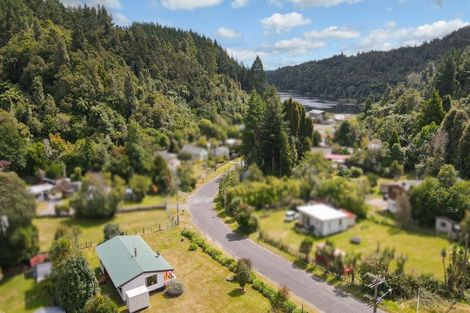 Photo of property in 3 Tombleson Road, Lake Rotoma, Rotorua, 3074