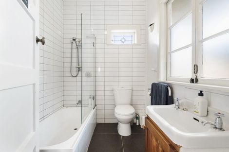 Photo of property in 2/20 Brook Street, Milford, Auckland, 0620