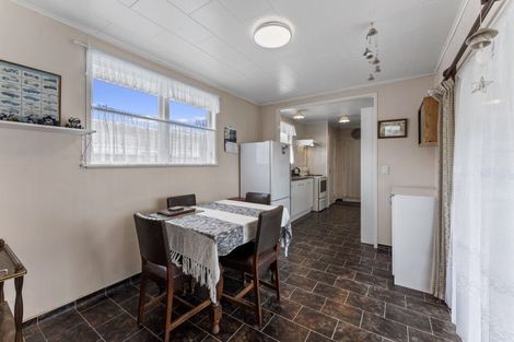 Photo of property in 44 Oregon Drive, Maoribank, Upper Hutt, 5018