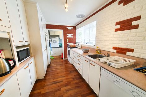 Photo of property in 15 Cargill Street, Papakura, 2110