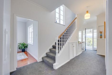 Photo of property in 42 Ashleigh Crescent, Miramar, Wellington, 6022