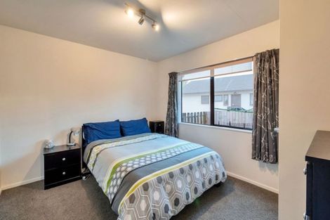 Photo of property in 1/10 Altair Place, Windsor Park, Auckland, 0632