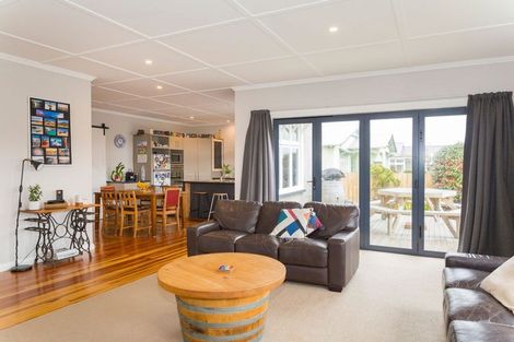 Photo of property in 58 Burns Street, Dannevirke, 4930