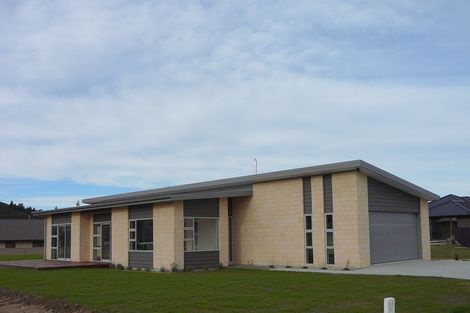 Photo of property in 11 Willoughby Place, Clyde, 9330