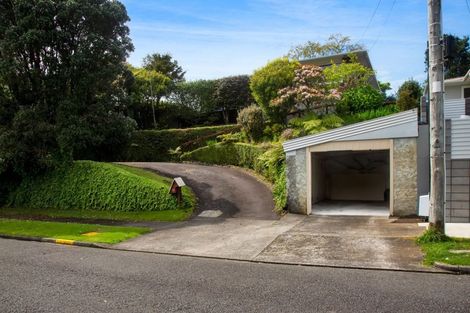 Photo of property in 10 Beaumont Crescent, Frankleigh Park, New Plymouth, 4310