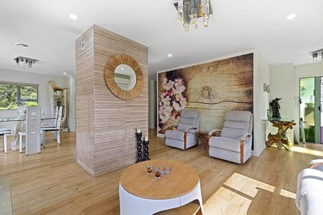 Photo of property in 3 Lincoln Close, Northcross, Auckland, 0630