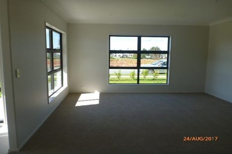 Photo of property in 32 Kaimanawa Road, Karaka, Papakura, 2113