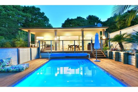 Photo of property in 92b Scott Road, Stanmore Bay, Whangaparaoa, 0932