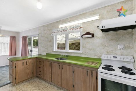 Photo of property in 18 Lowry Crescent, Stokes Valley, Lower Hutt, 5019