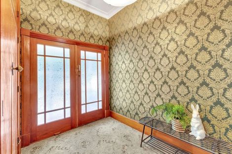 Photo of property in 353 Devon Street West, Lynmouth, New Plymouth, 4310