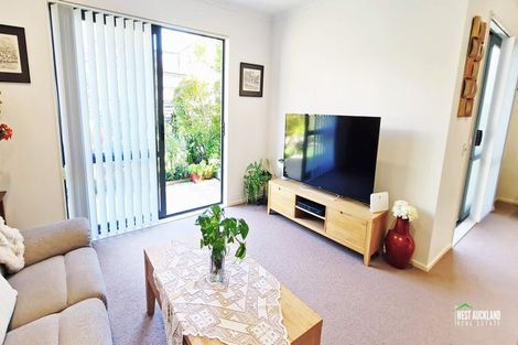 Photo of property in 14 Arthur Rolfe Lane, Swanson, Auckland, 0614