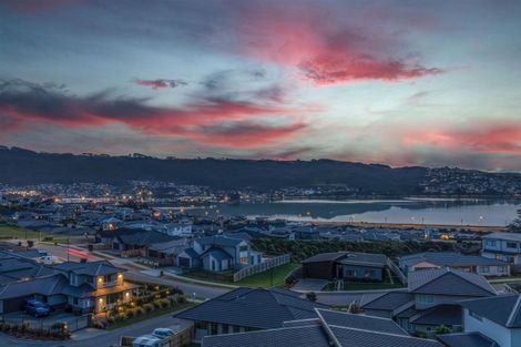 Photo of property in 19 Wangapeka Way, Aotea, Porirua, 5024