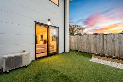 Photo of property in 52f Vodanovich Road, Te Atatu South, Auckland, 0610
