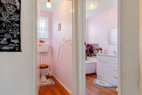 Photo of property in 1/72 Royal Park Drive, Parklands, Christchurch, 8083