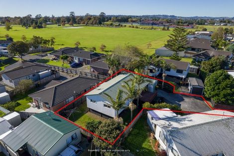 Photo of property in 2/8 Anglers Way, Wattle Downs, Auckland, 2102