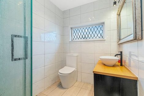 Photo of property in 47 Roys Road, Weymouth, Auckland, 2103