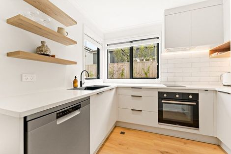 Photo of property in 1092a Great North Road, Point Chevalier, Auckland, 1022