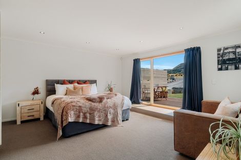 Photo of property in 136 Te Awa Road, Albert Town, Wanaka, 9382