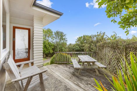 Photo of property in 10 Marine Parade, Raglan, 3225