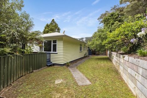 Photo of property in 18 Tawhai Street, Stokes Valley, Lower Hutt, 5019