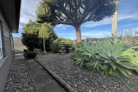 Photo of property in 25 Belt Road, Moturoa, New Plymouth, 4310