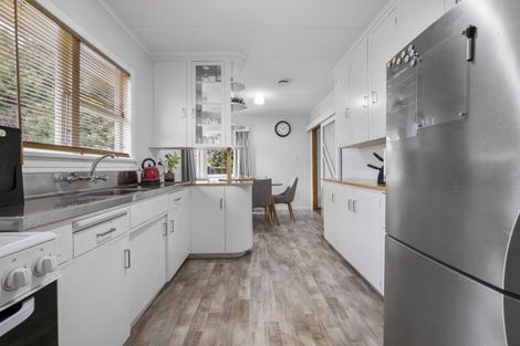 Photo of property in 8 Fyson Place, Hawera, 4610